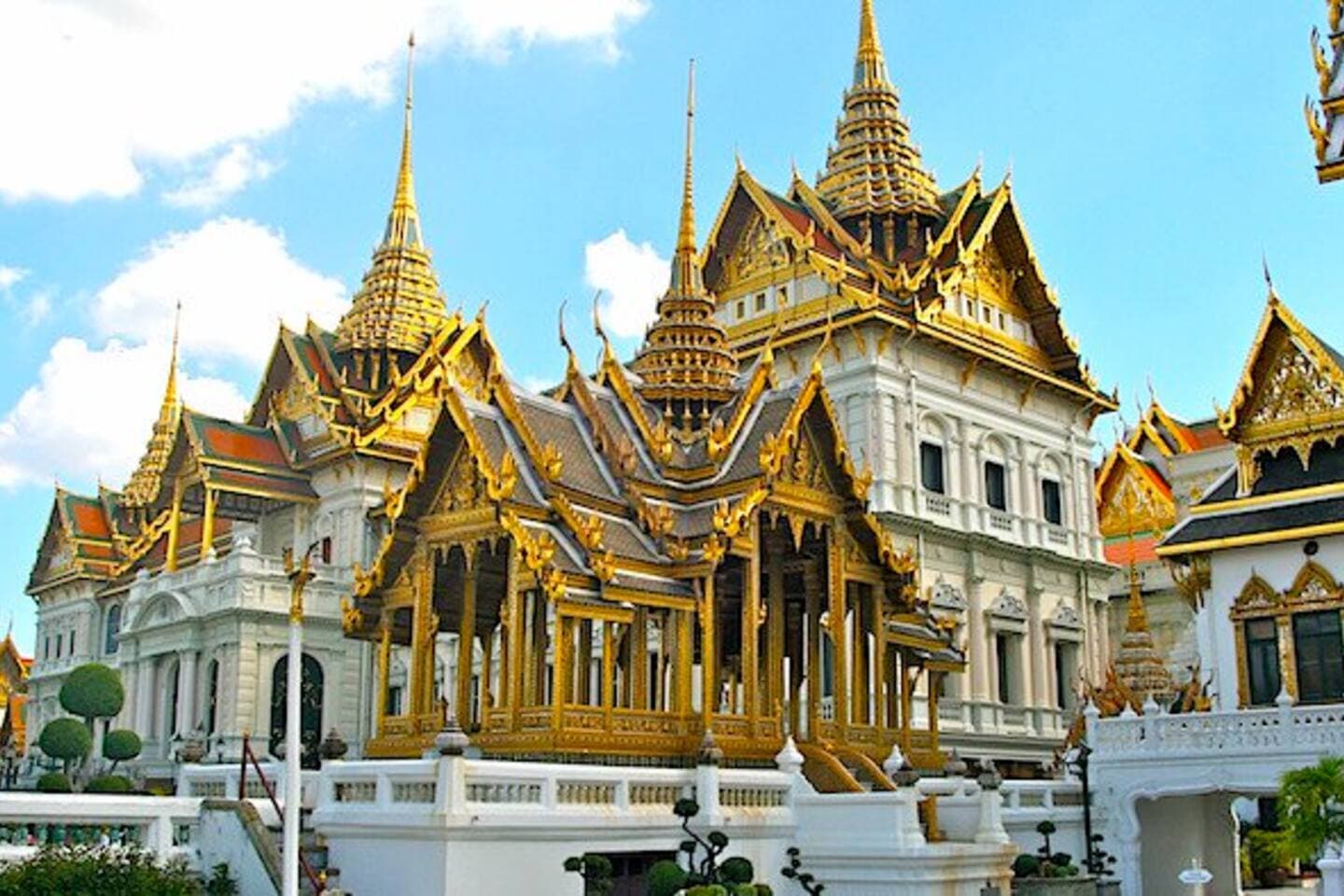 The stunning architecture of the Grand Palace and Wat Phra Kaew landmarks