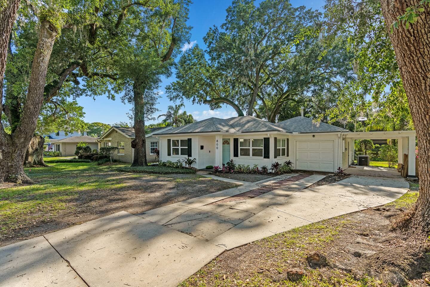 Full exterior view of The Falling Moss Villa in the historic Lake Davis area